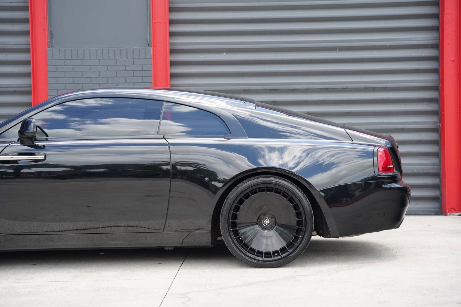 Used 2019 Rolls-Royce Wraith RWD image 11