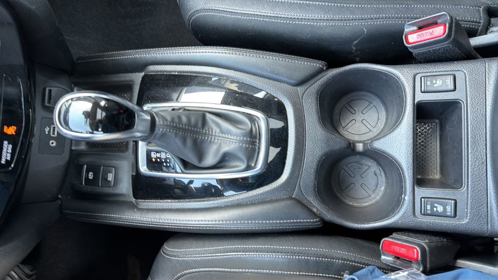 Used 2019 Nissan Rogue SL w/ Premium Package image 25