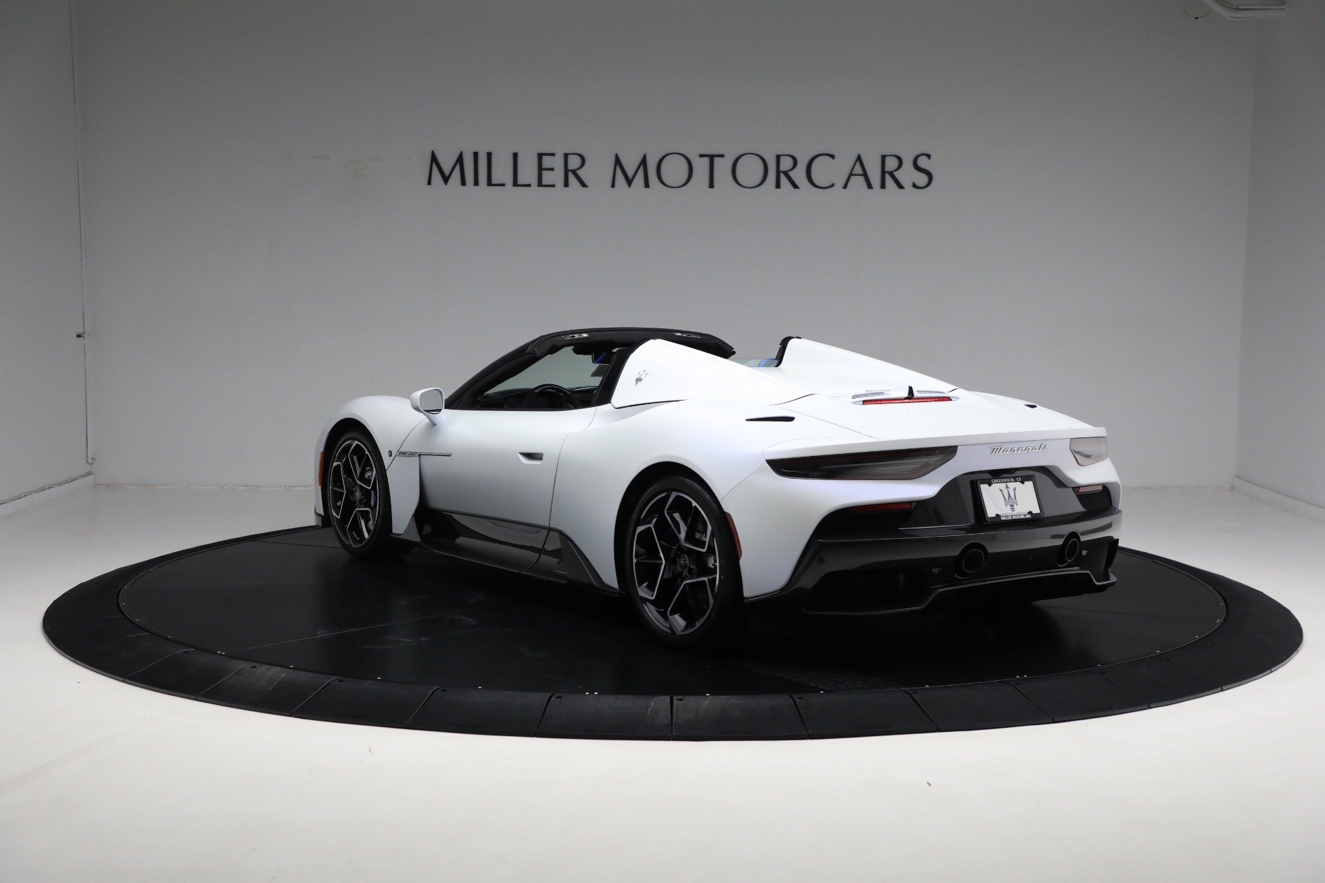 Used 2023 Maserati MC20 Spyder RWD image 7