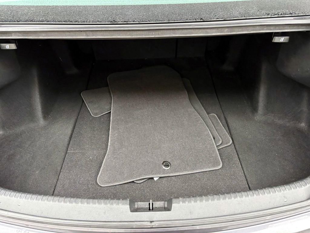 Used 2021 Acura TLX image 9