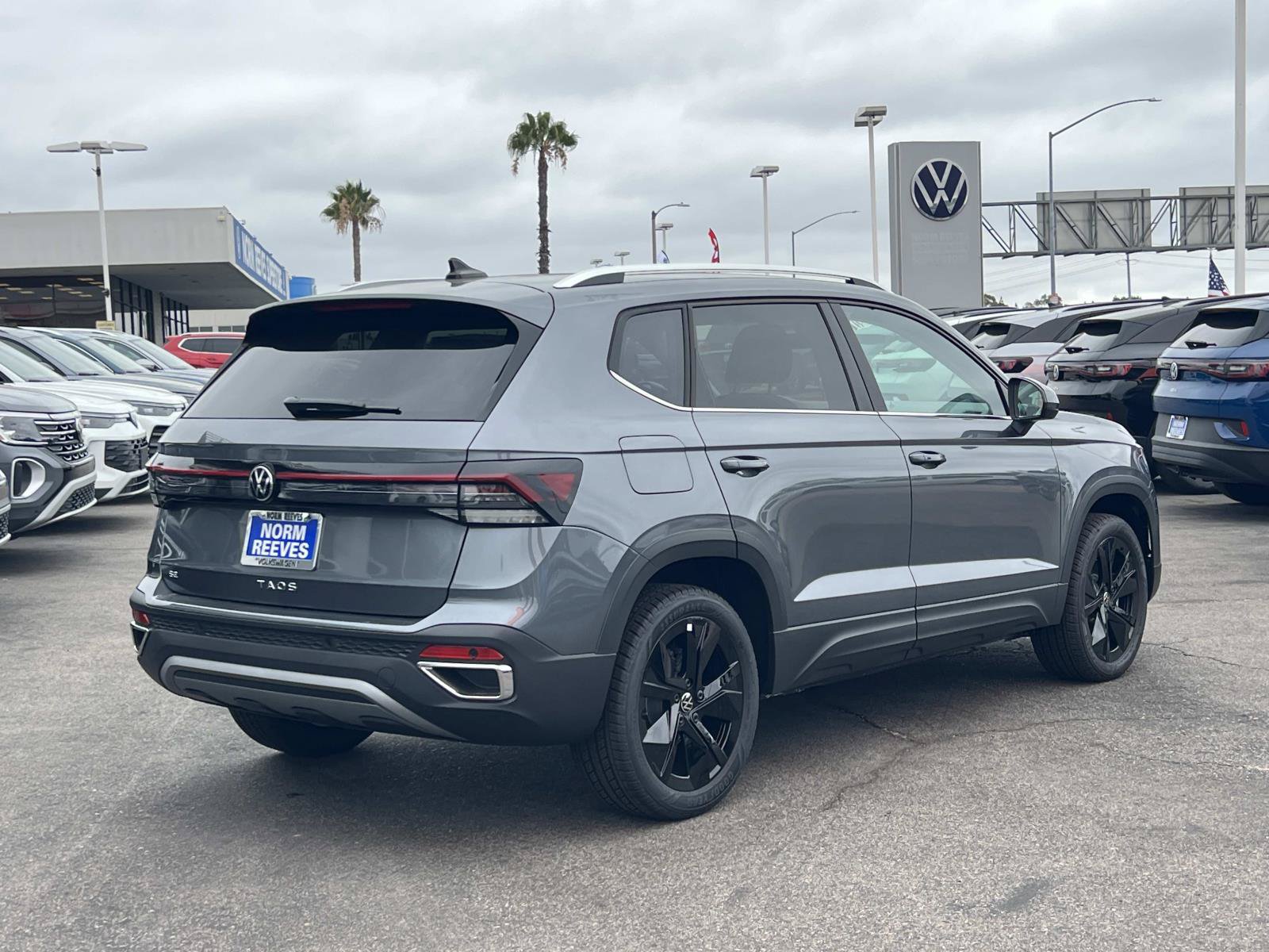 New 2026 Volkswagen Taos SE FWD image 26