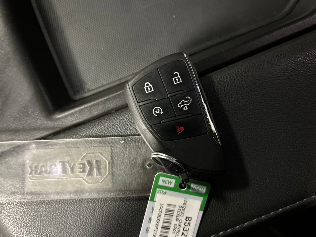 Used 2023 Chevrolet Silverado 1500 Custom image 22