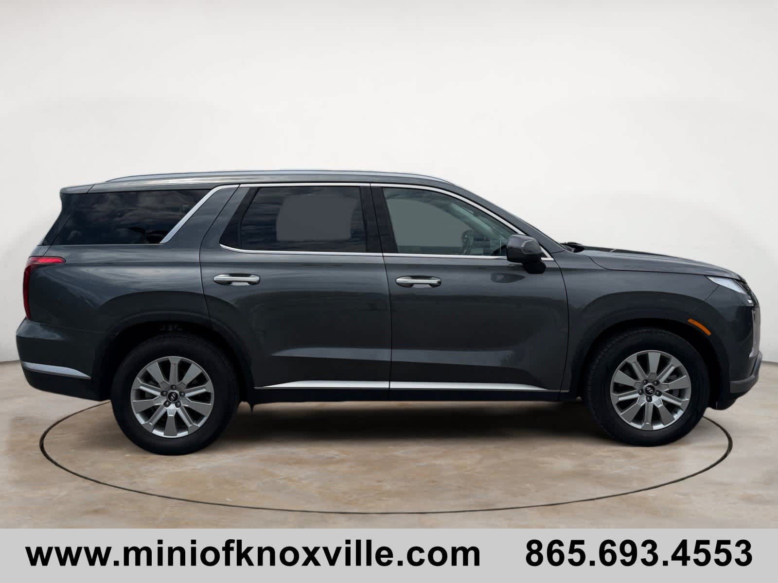 Used 2025 Hyundai Palisade SEL FWD image 2