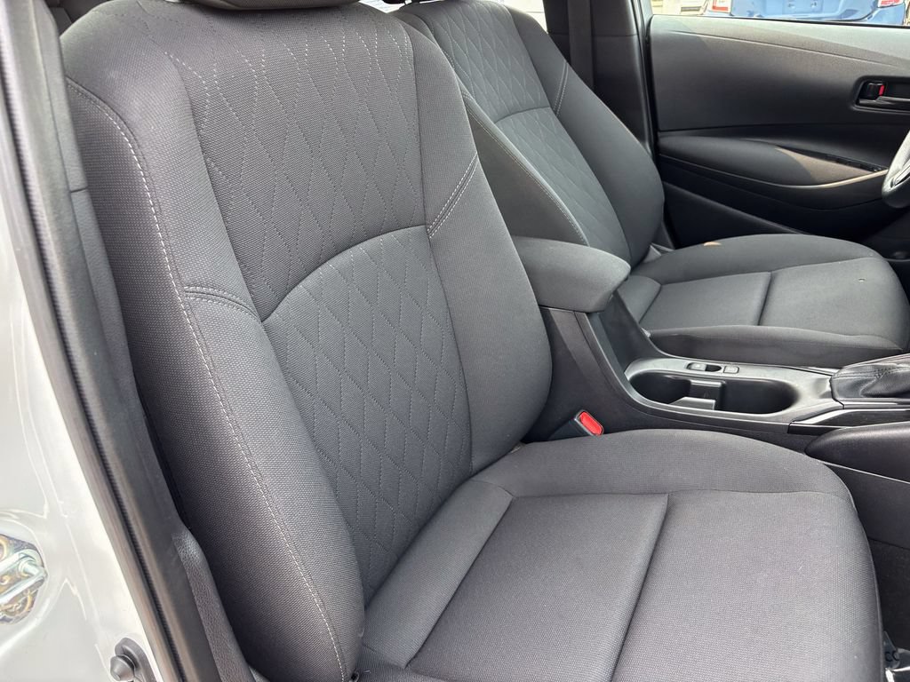Used 2025 Toyota Corolla LE FWD image 32