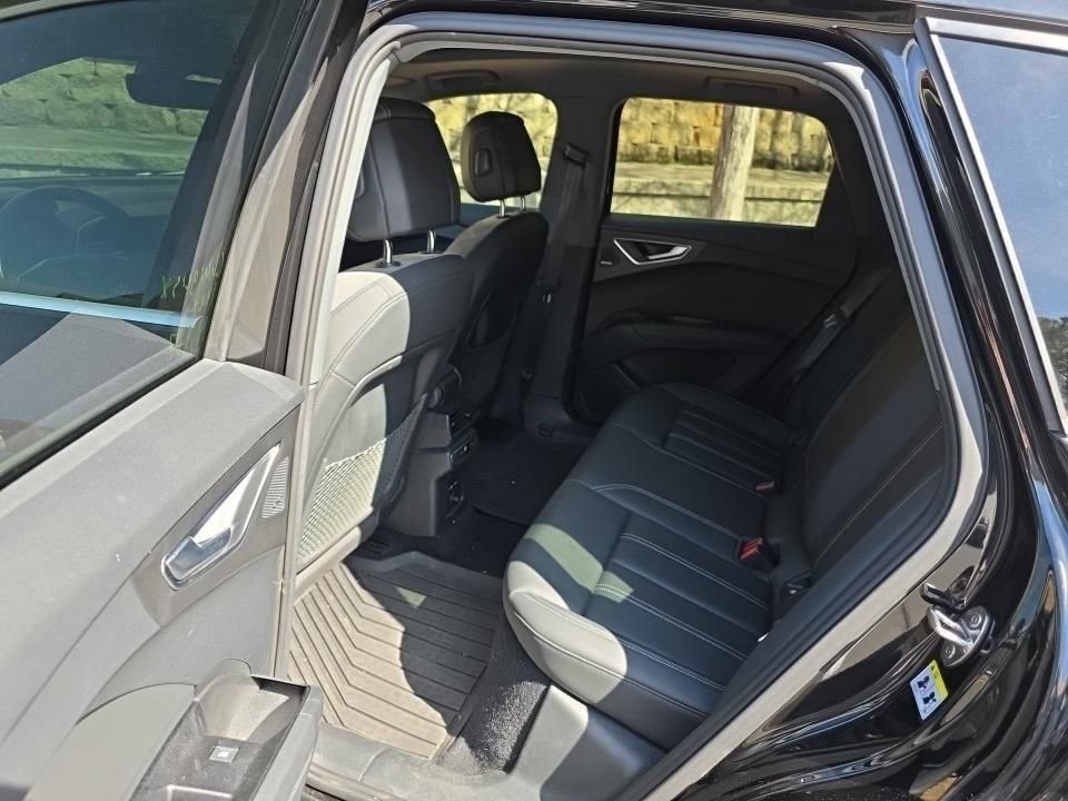 Used 2023 Audi Q4 e-tron Premium Plus image 12