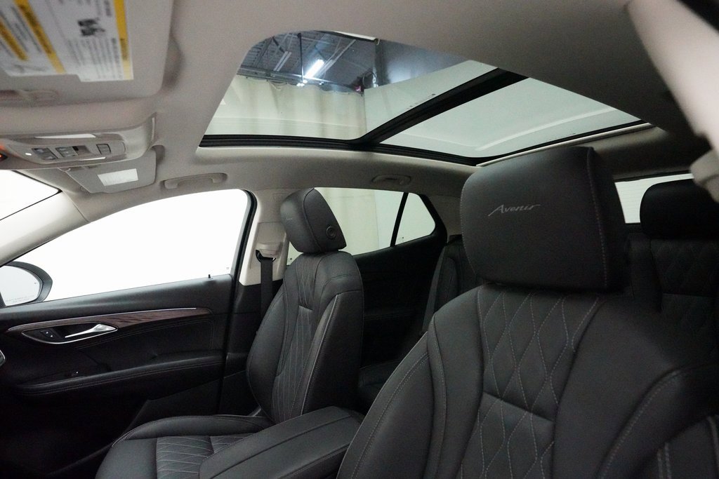 Used 2023 Buick Envision Avenir image 36
