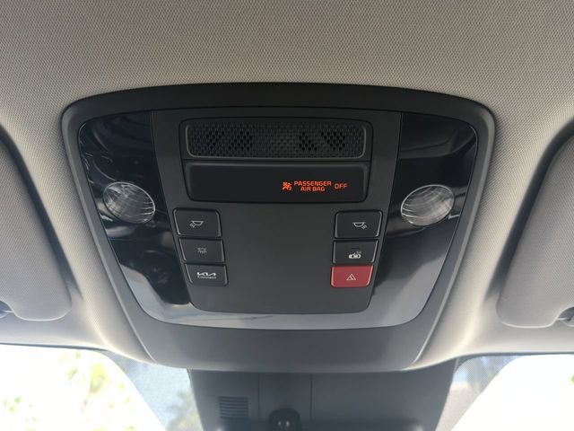 Used 2024 Kia Carnival EX FWD image 24