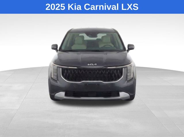 Used 2025 Kia Carnival image 2