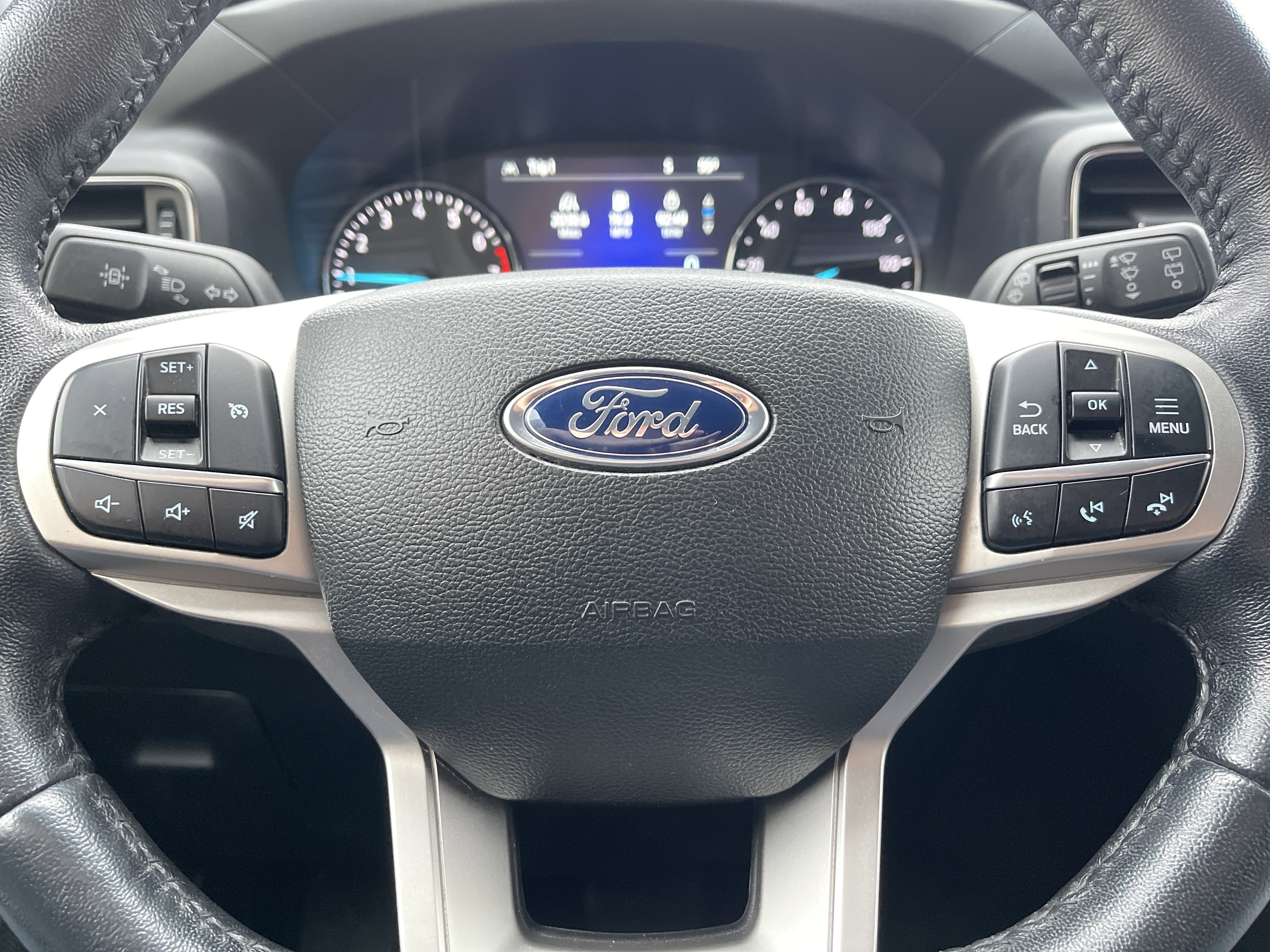 Used 2022 Ford Explorer XLT w/ Equipment Group 202A AWD/4WD image 15