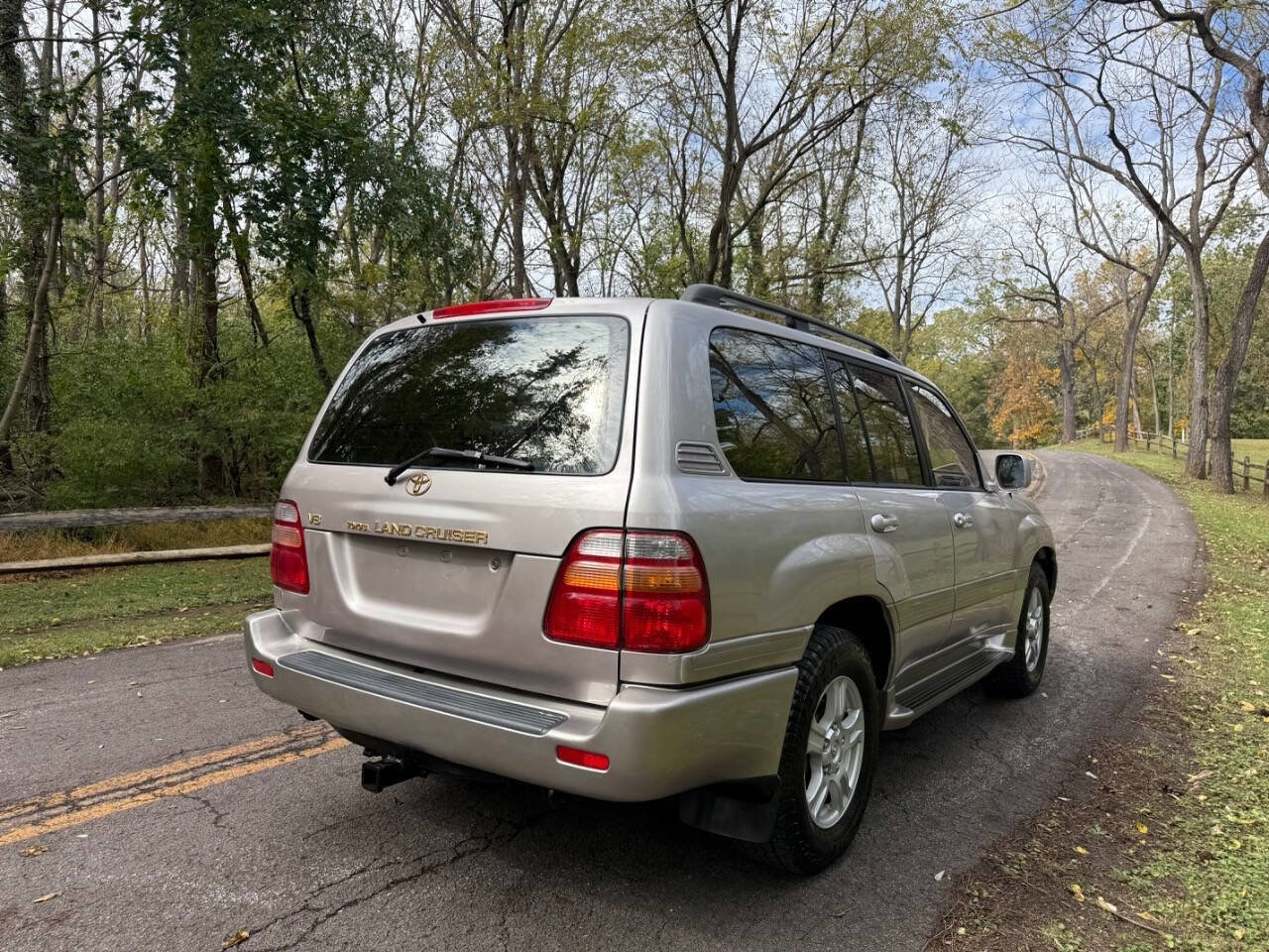 Used 2000 Toyota Land Cruiser Base AWD 4dr SUV image 5