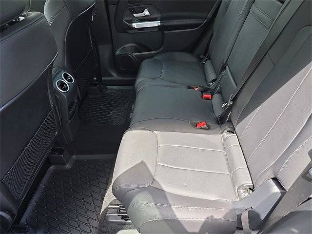 Used 2026 Mercedes-Benz GLB 250 4MATIC image 18