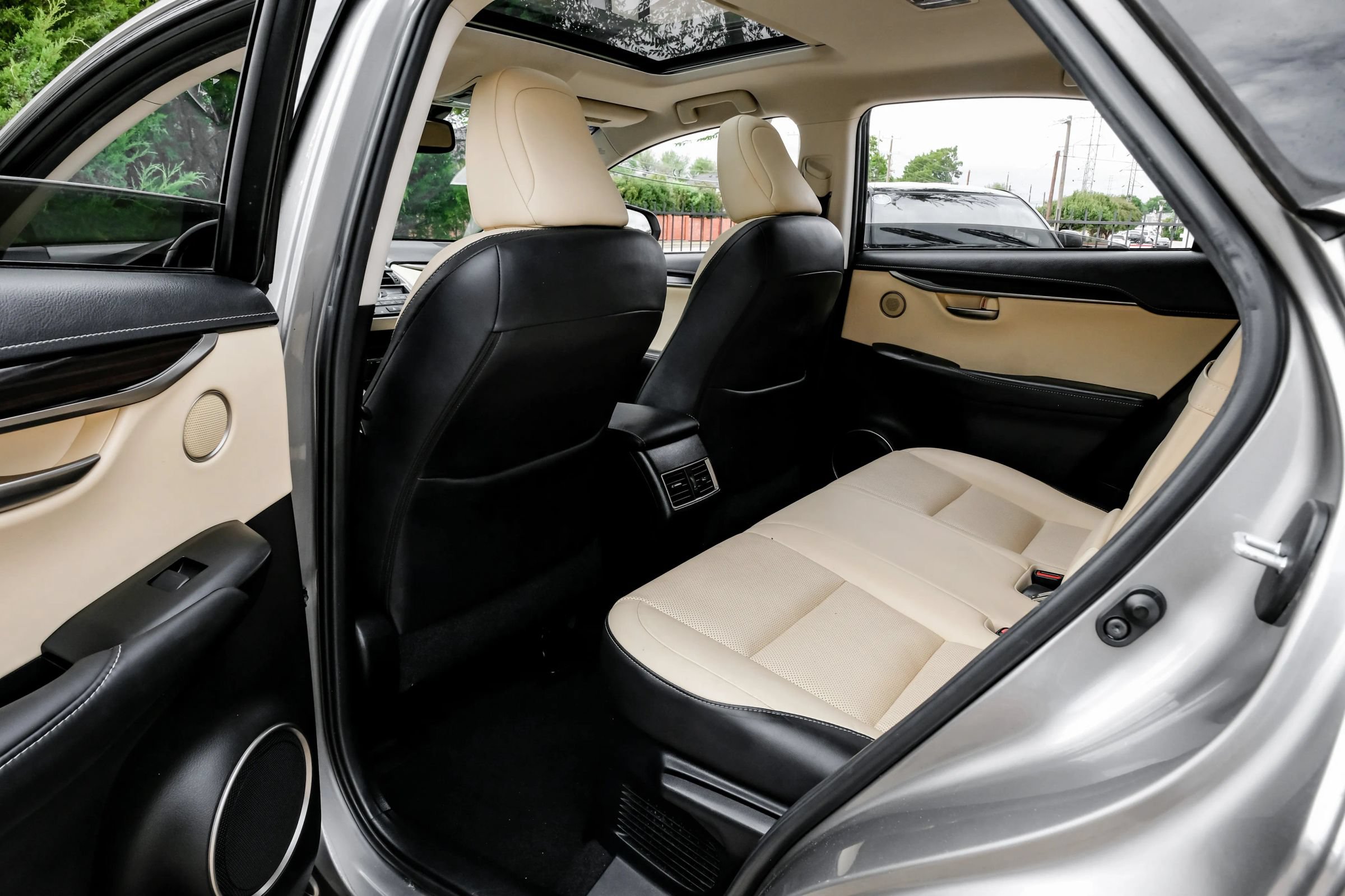 Used 2016 Lexus NX 300h FWD w/ Luxury Package image 44