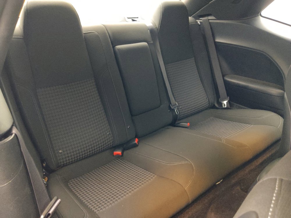 Used 2016 Dodge Challenger SXT RWD image 19
