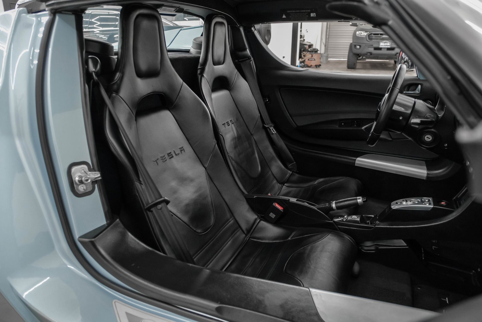 Used 2010 Tesla Roadster image 31