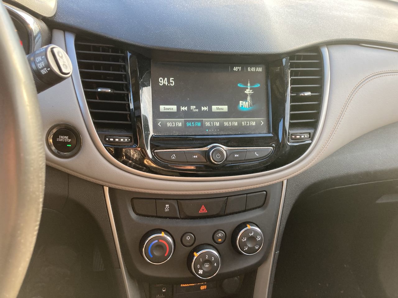 Used 2017 Chevrolet Trax LT w/ Sun & Sound Package AWD/4WD image 14