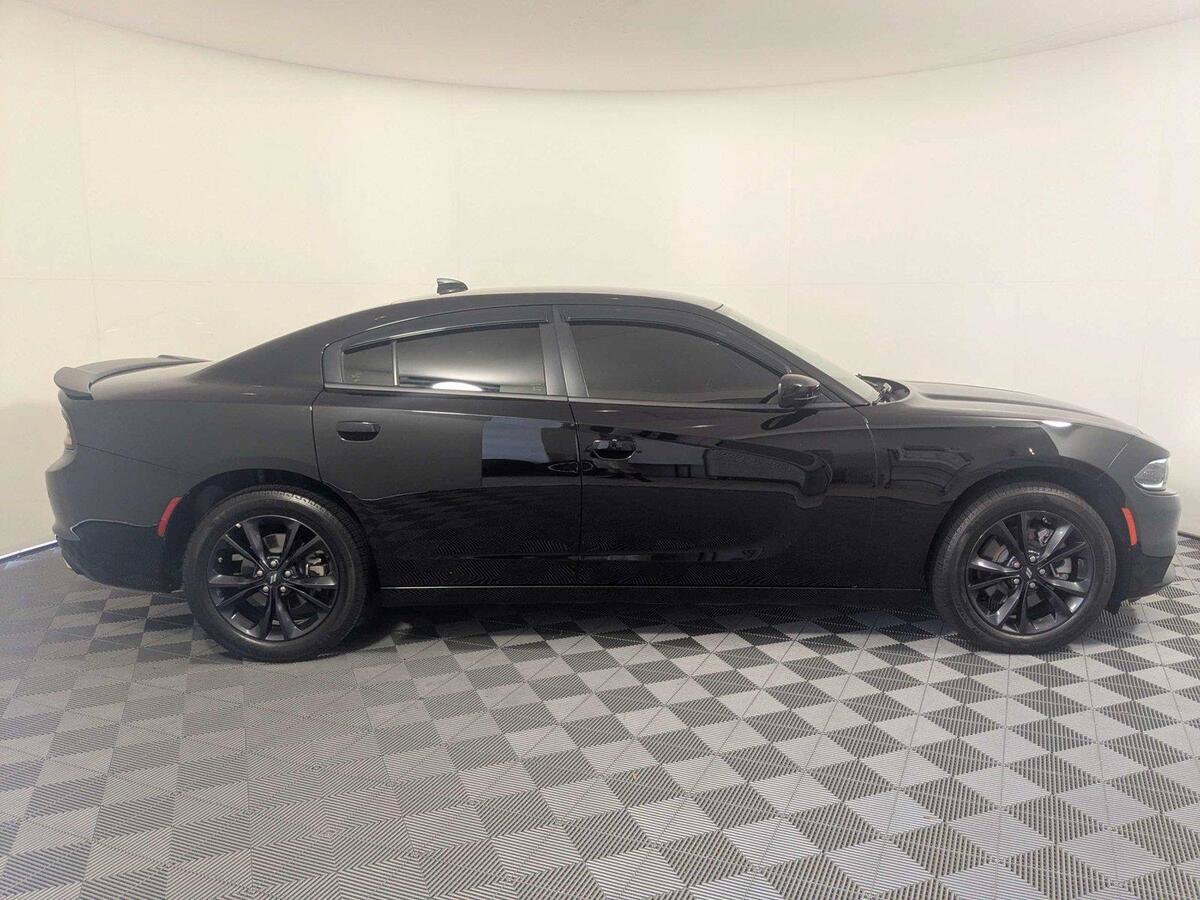 Used 2023 Dodge Charger SXT w/ Blacktop Package AWD/4WD image 4