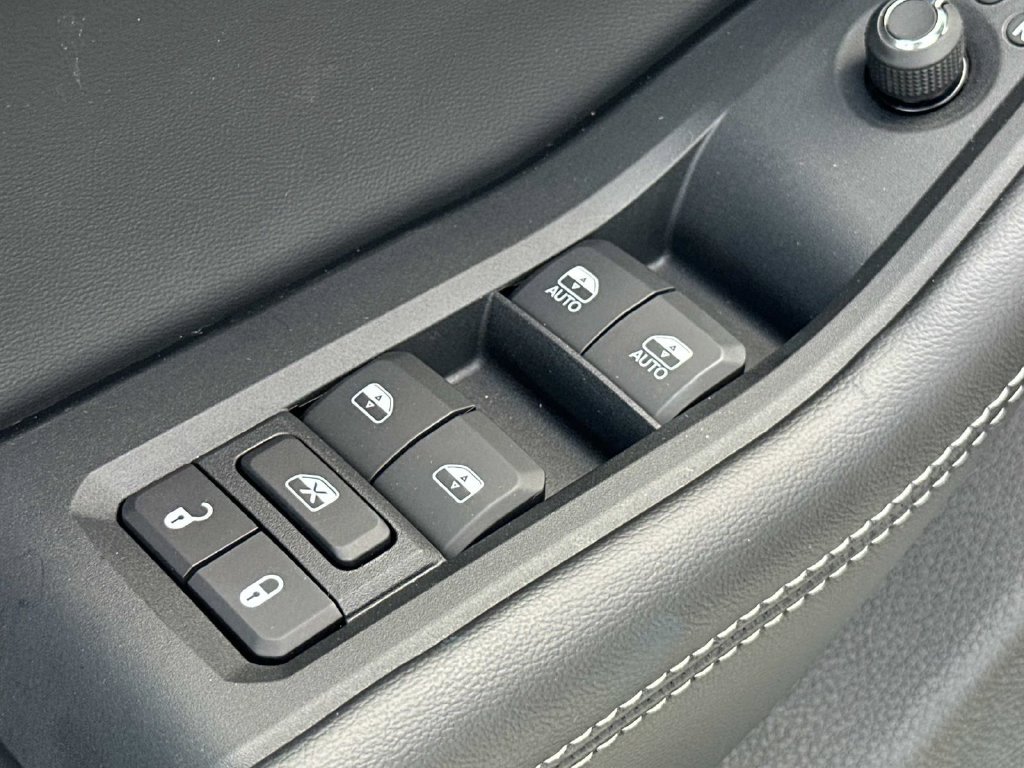 New 2027 Jeep Grand Cherokee Altitude AWD/4WD image 20