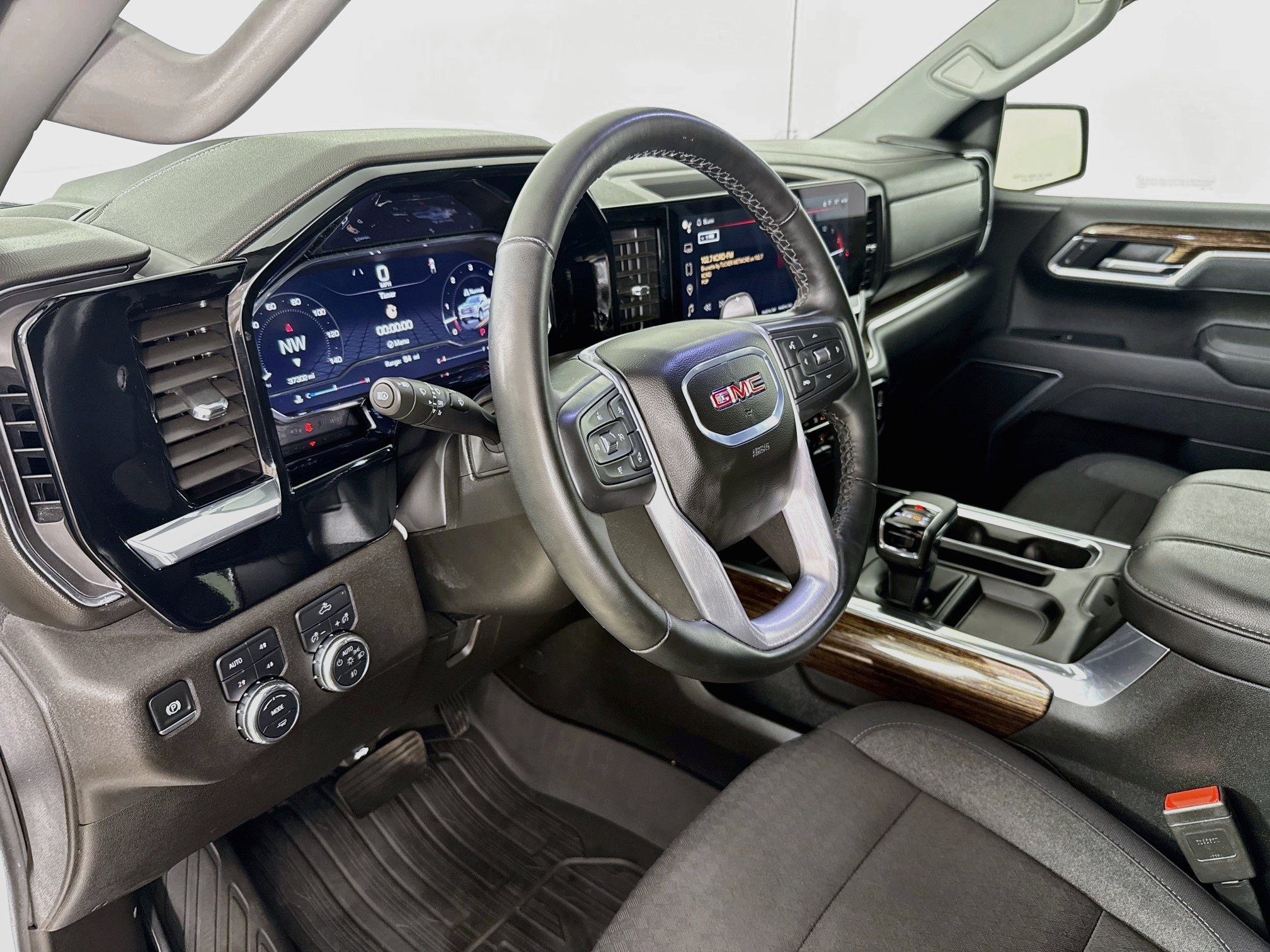 Certified 2025 GMC Sierra 1500 Elevation AWD/4WD image 10