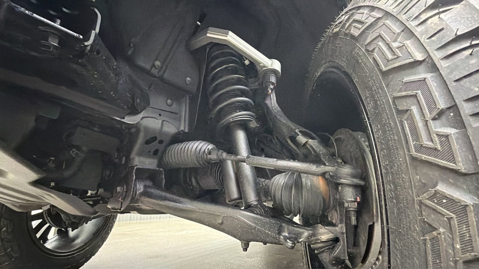 Used 2025 Ford Bronco Badlands image 16