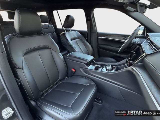 New 2026 Jeep Grand Cherokee L Limited w/ Limited Altitude Package AWD/4WD image 12