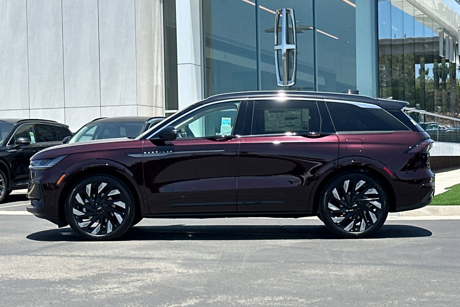 New 2025 Lincoln Nautilus Black Label w/ Jet Appearance Package image 6