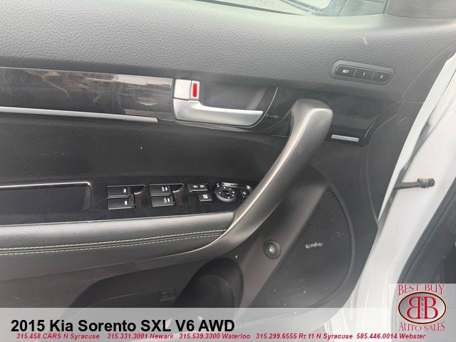 Used 2015 Kia Sorento SX image 16