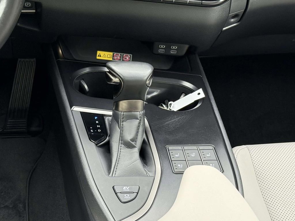 Used 2024 Lexus UX 250h AWD w/ Premium Package image 20