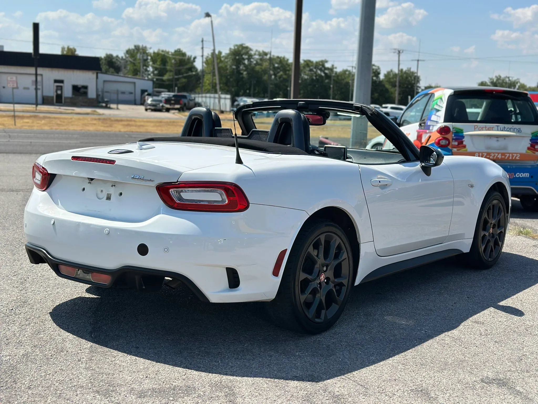 Used 2018 FIAT 124 Spider Abarth w/ Convenience Group RWD image 10