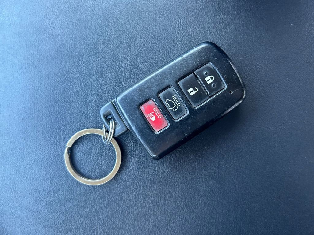 Used 2016 Toyota RAV4 Limited w/ Advanced Technology Package AWD/4WD image 31