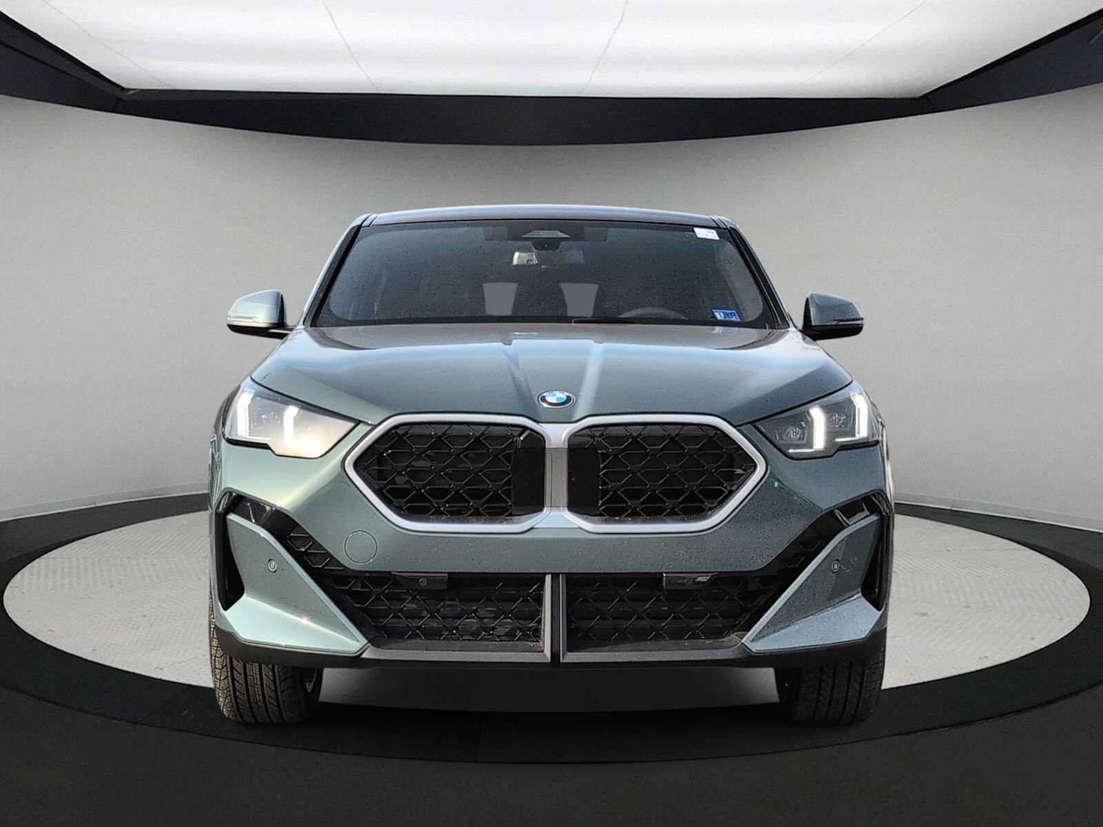 Used 2026 BMW X2 xDrive28i w/ Convenience Package AWD/4WD image 3
