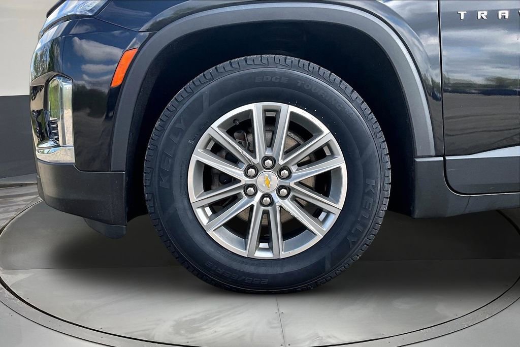 Used 2023 Chevrolet Traverse LT AWD/4WD image 32