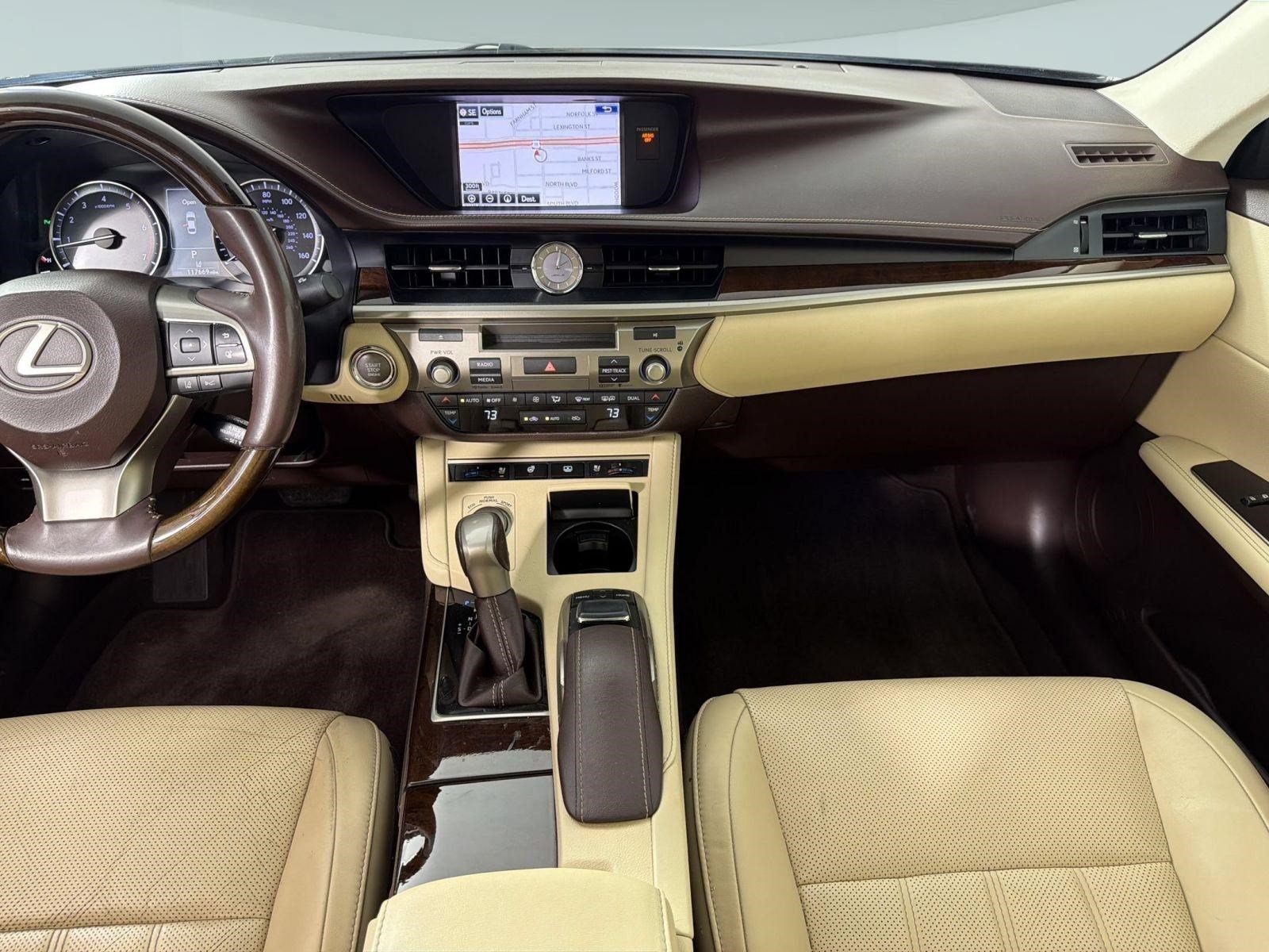 Used 2016 Lexus ES 350 w/ Luxury Package w/Wood Trim FWD image 29
