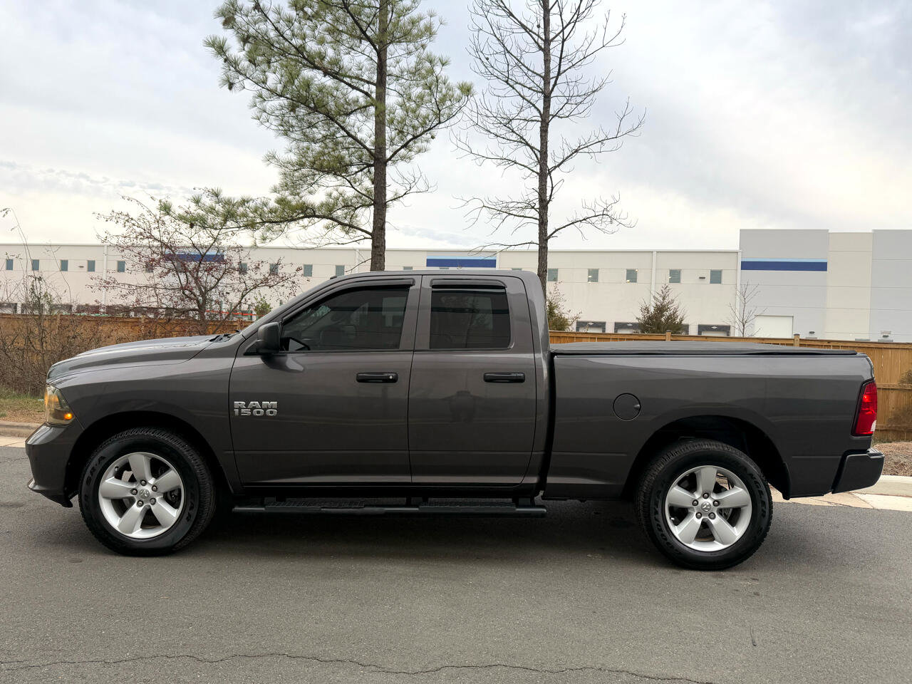 Used 2015 RAM 1500 Express image 9