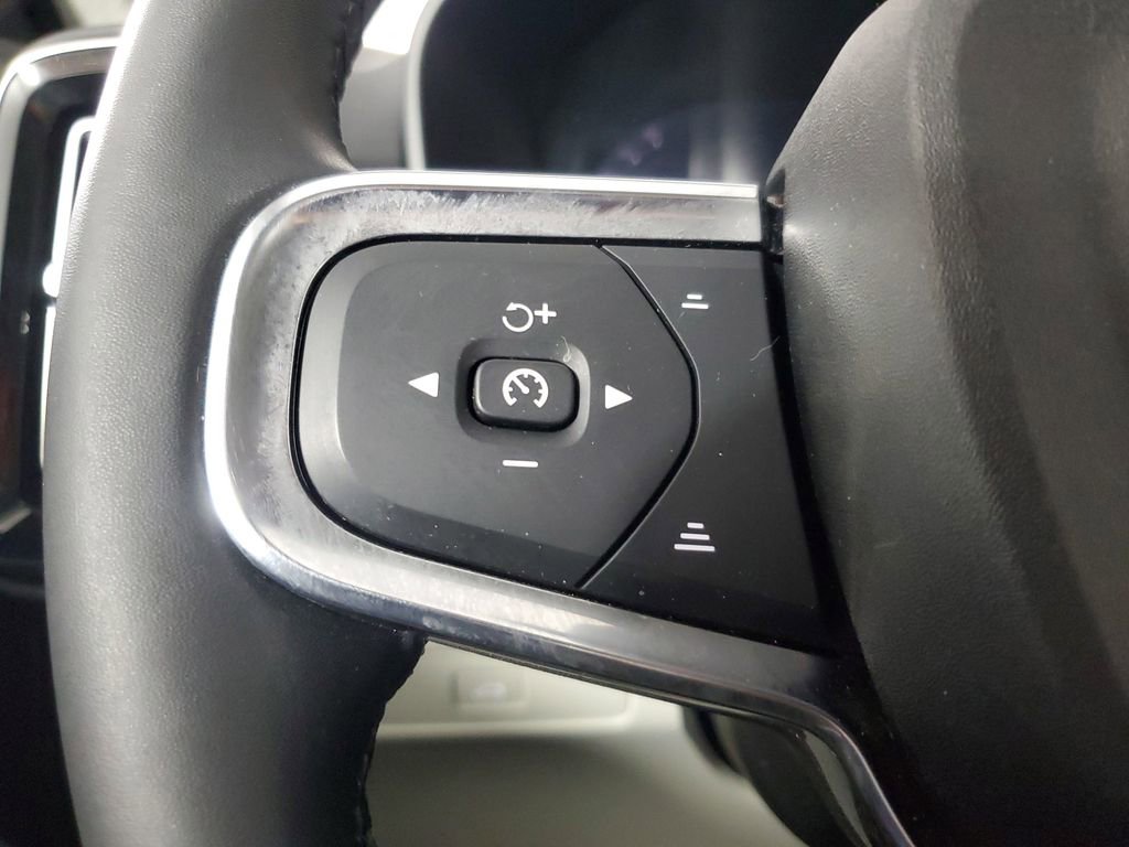 Used 2023 Volvo XC40 B5 Plus w/ Driver Assist Package image 27