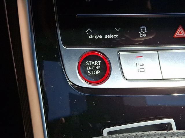 Certified 2026 Audi SQ7 Premium Plus AWD/4WD image 24