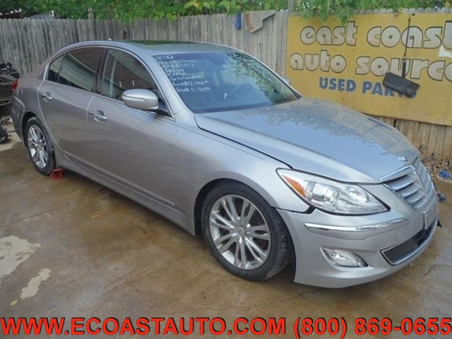 Used 2012 Hyundai Genesis 3.8 w/ Premium Pkg RWD image 3