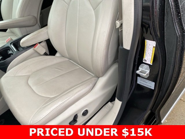 Certified 2017 Chrysler Pacifica Touring-L w/ Tire & Wheel Group image 16