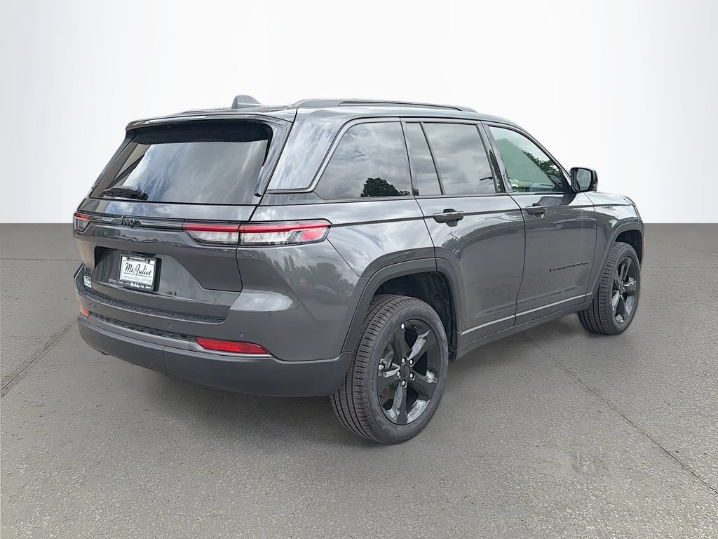 New 2026 Jeep Grand Cherokee Limited w/ Limited Altitude Package AWD/4WD image 4