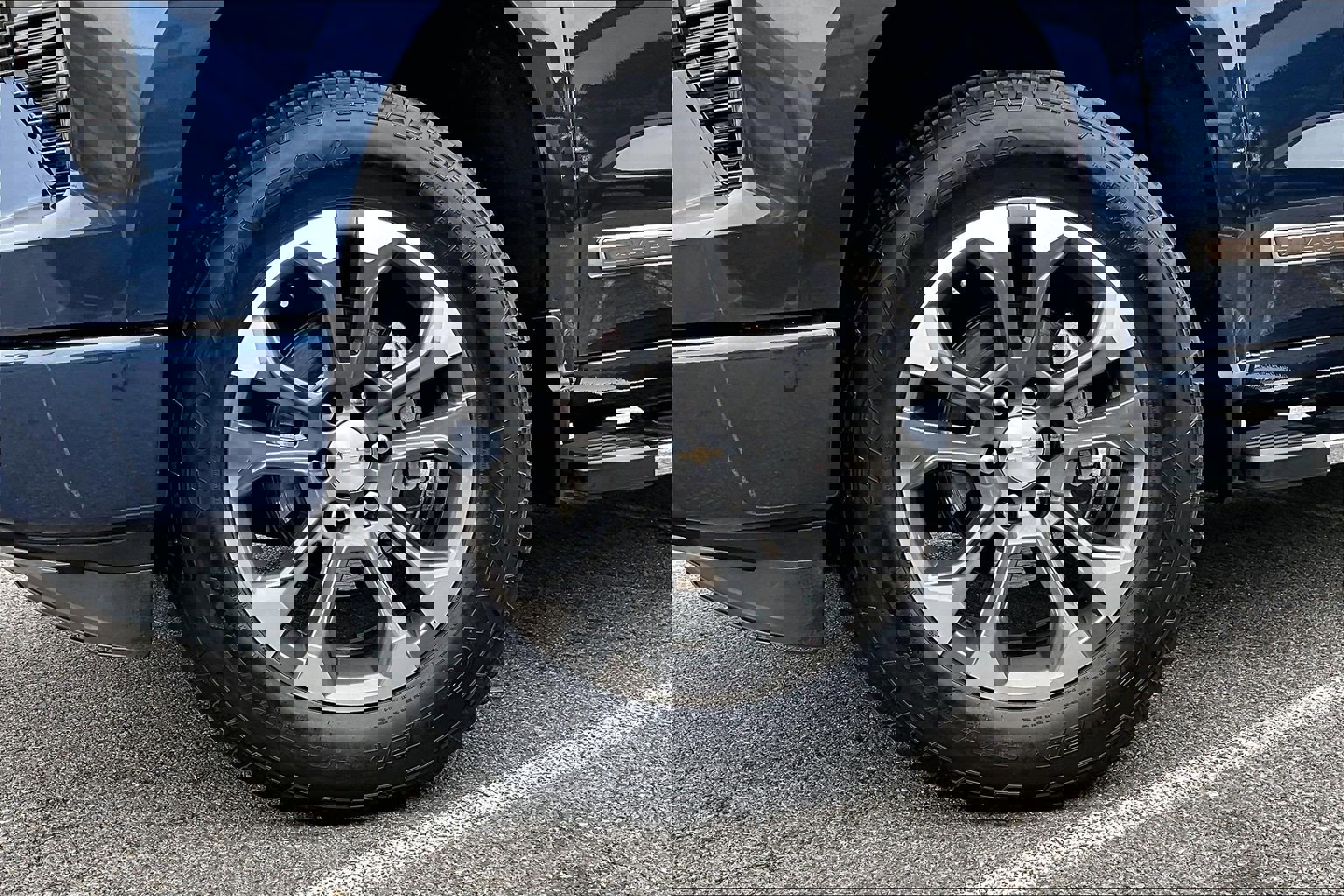 Used 2022 Chevrolet Silverado 1500 High Country image 9