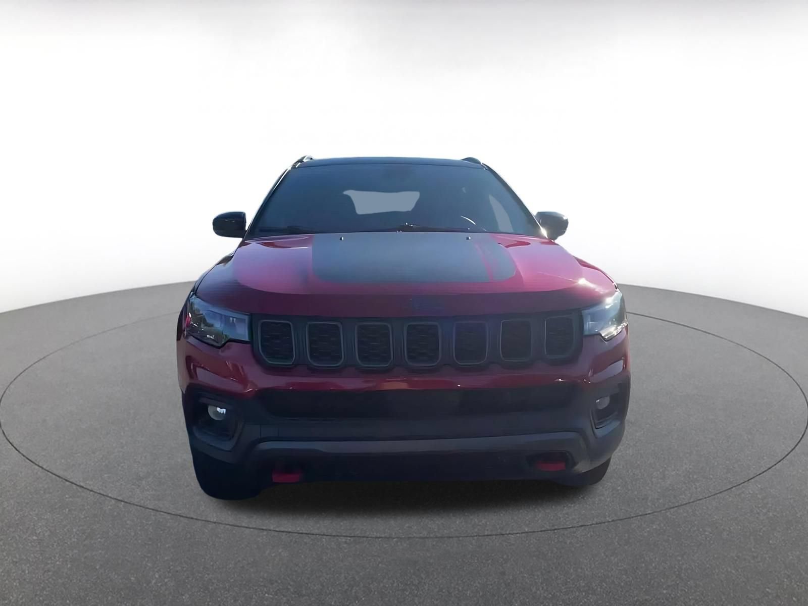 Used 2025 Jeep Compass Trailhawk AWD/4WD image 4