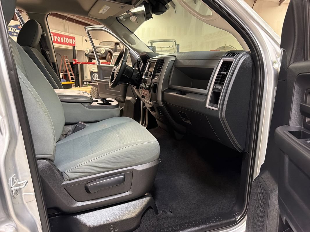 Used 2016 RAM 2500 Tradesman w/ Chrome Appearance Group AWD/4WD image 32