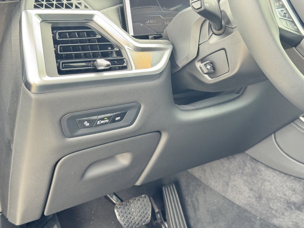 Used 2026 BMW X5 xDrive50e w/ Premium Package image 13