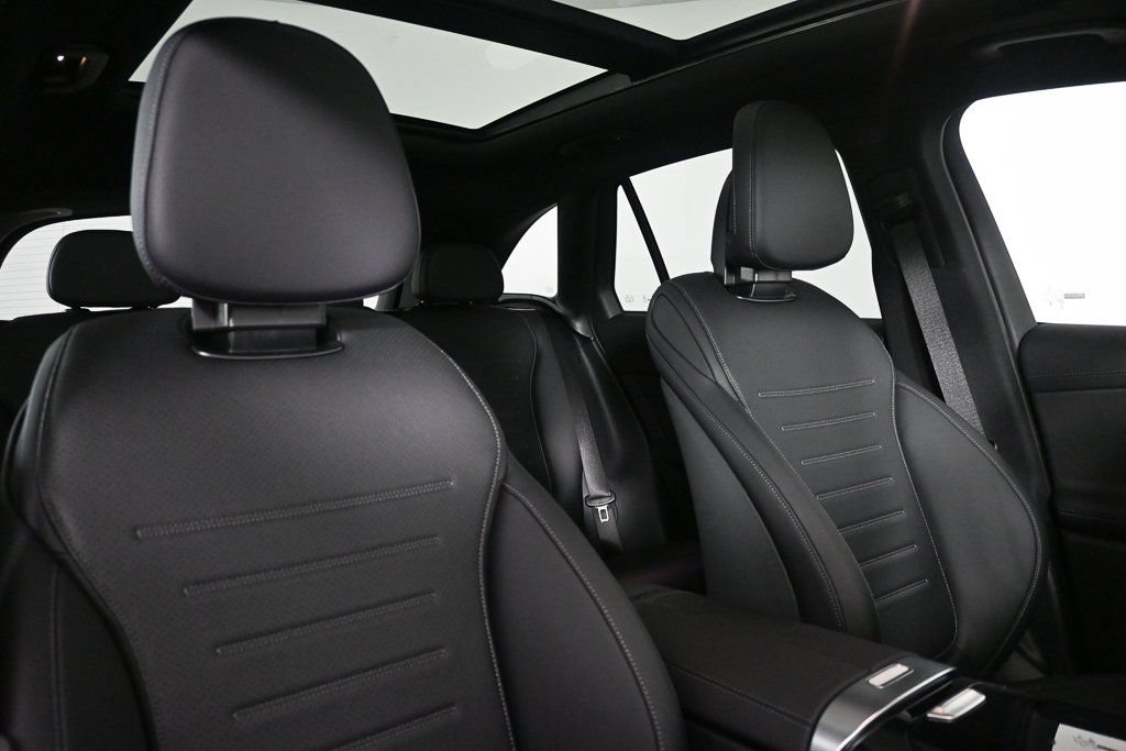 New 2025 Mercedes-Benz GLC 300 4MATIC image 17