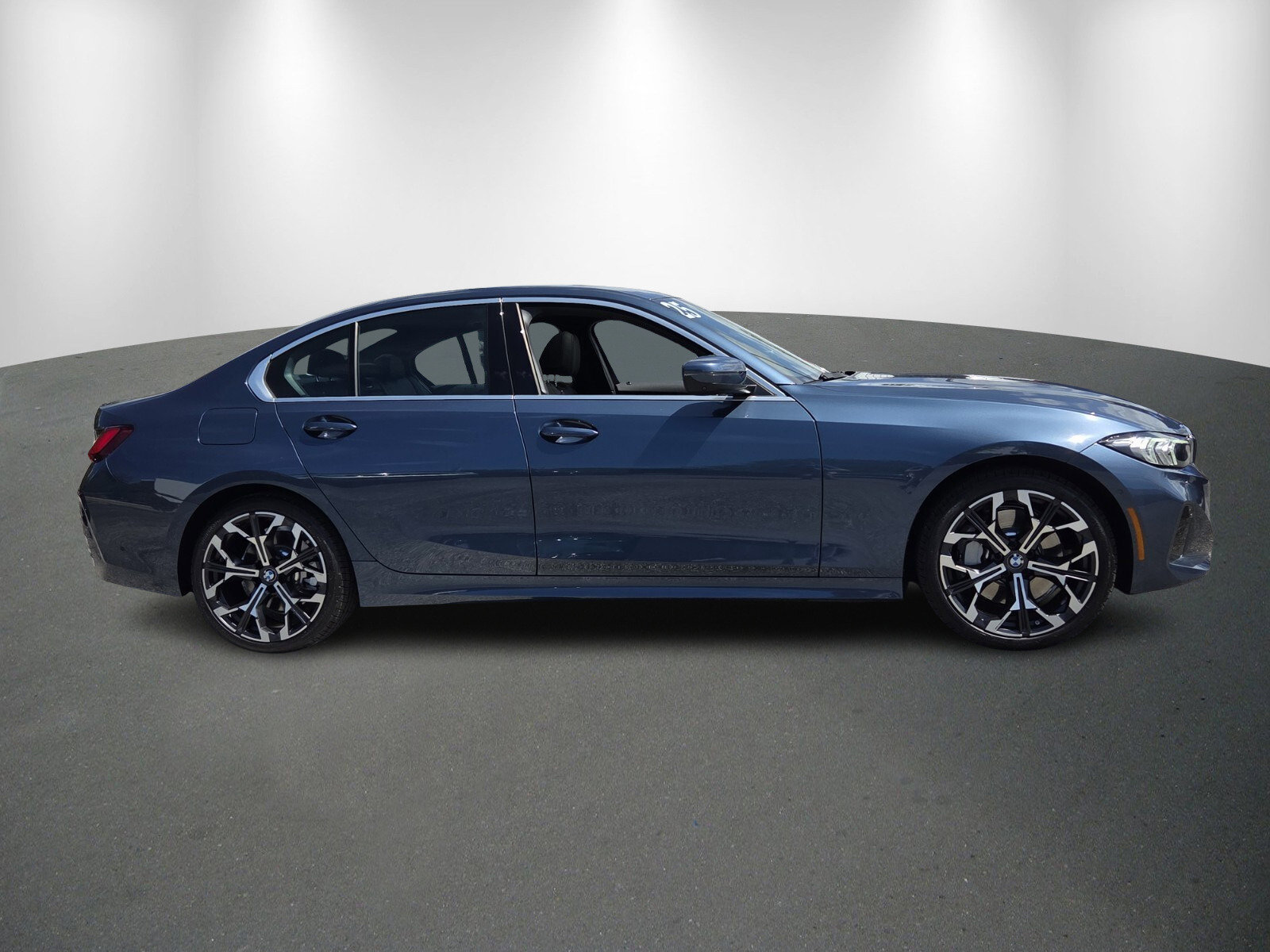 Certified 2025 BMW 330i Sedan image 8