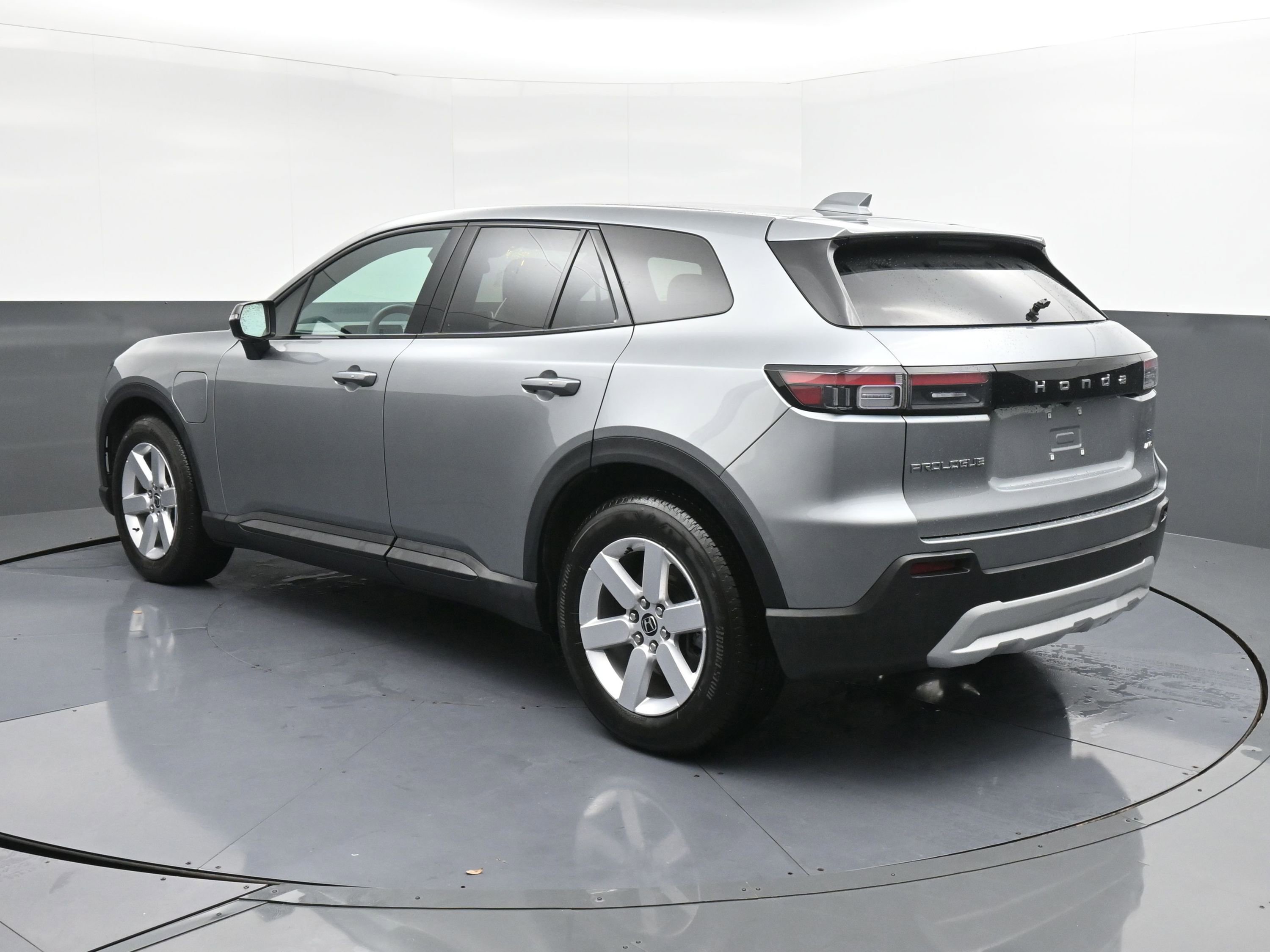 Used 2025 Honda Prologue EX image 6