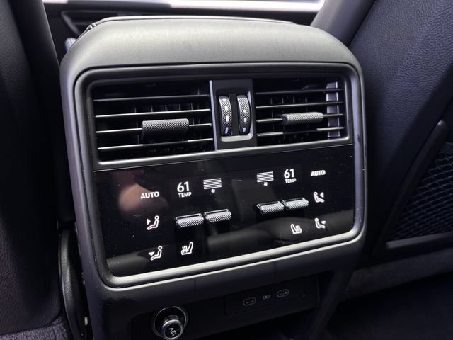 Certified 2026 Porsche Cayenne GTS AWD/4WD image 27