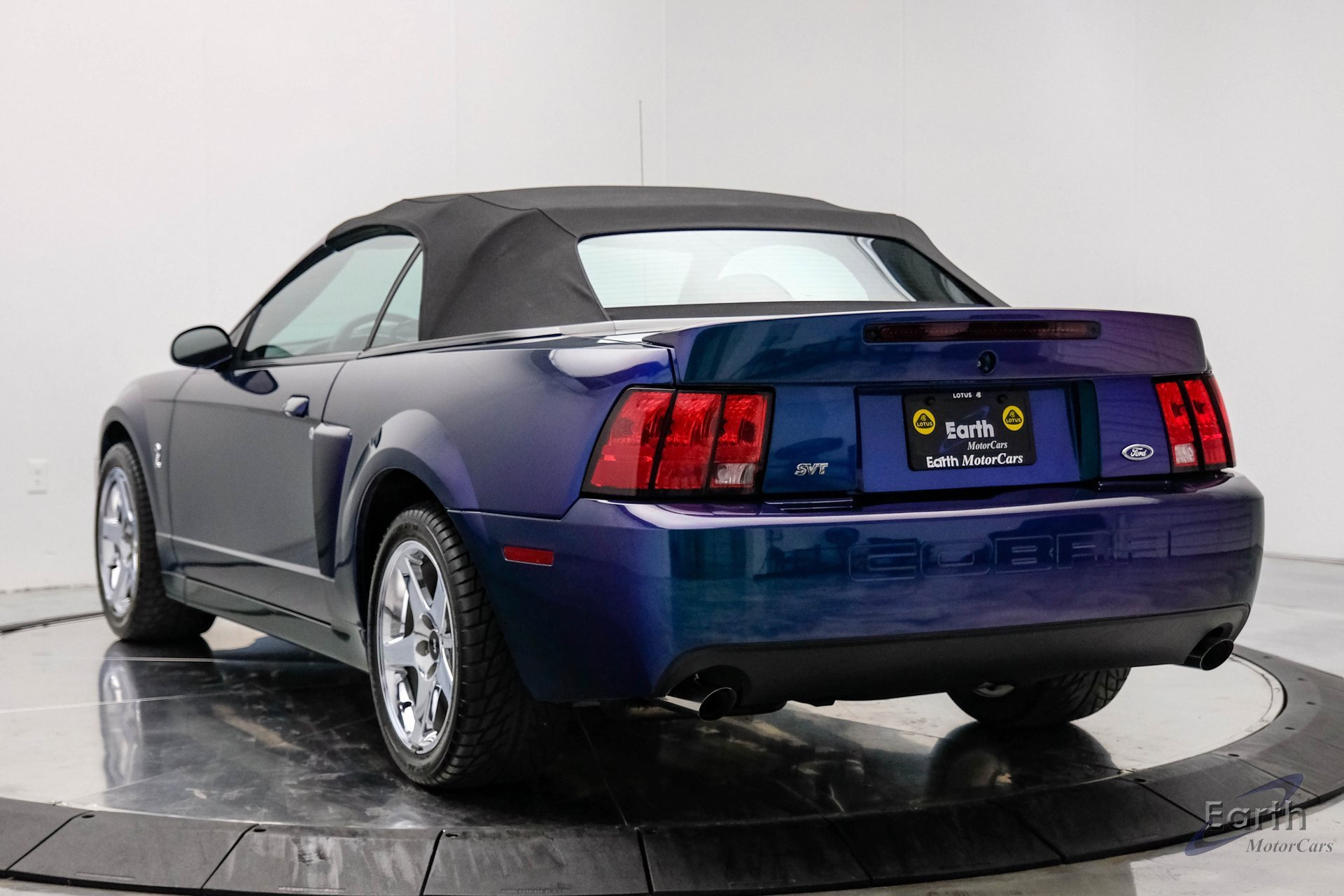 Used 2004 Ford Mustang Cobra image 11
