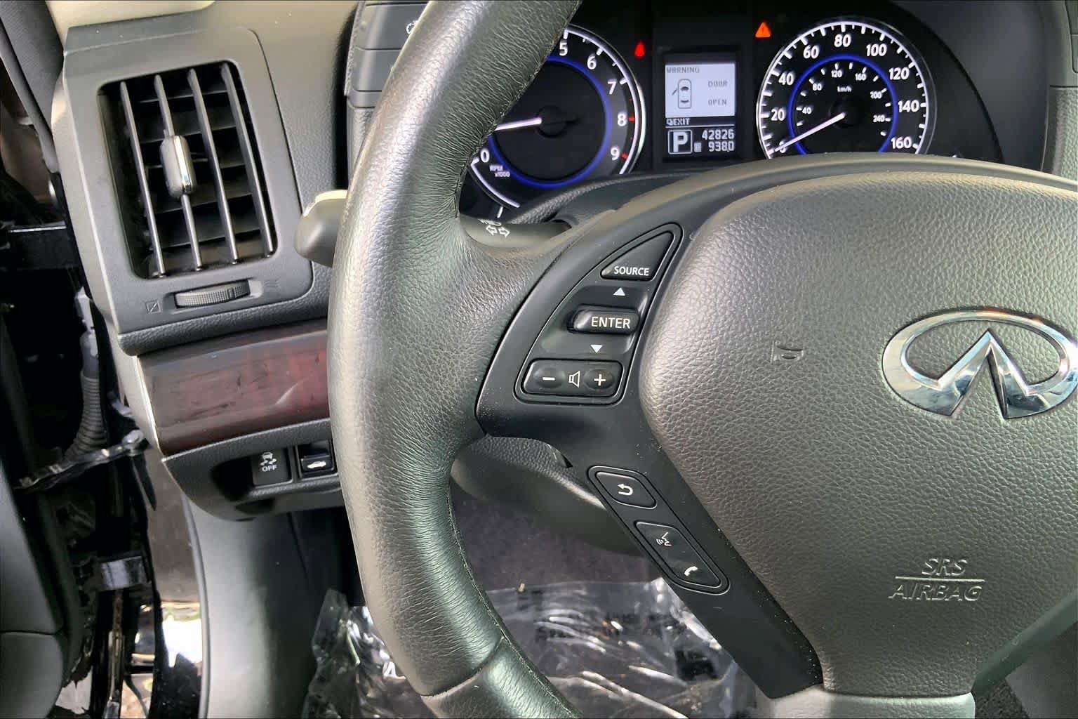 Used 2014 INFINITI Q60 Convertible w/ Premium Package RWD image 24