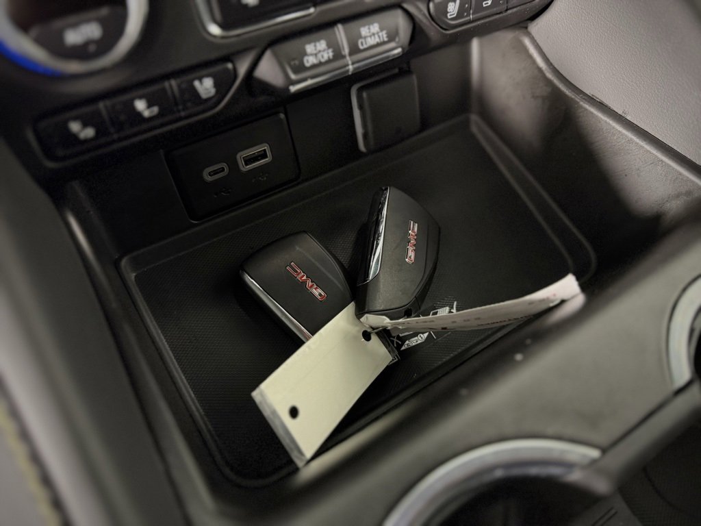 Used 2023 GMC Yukon XL SLT w/ SLT Premium Package image 27