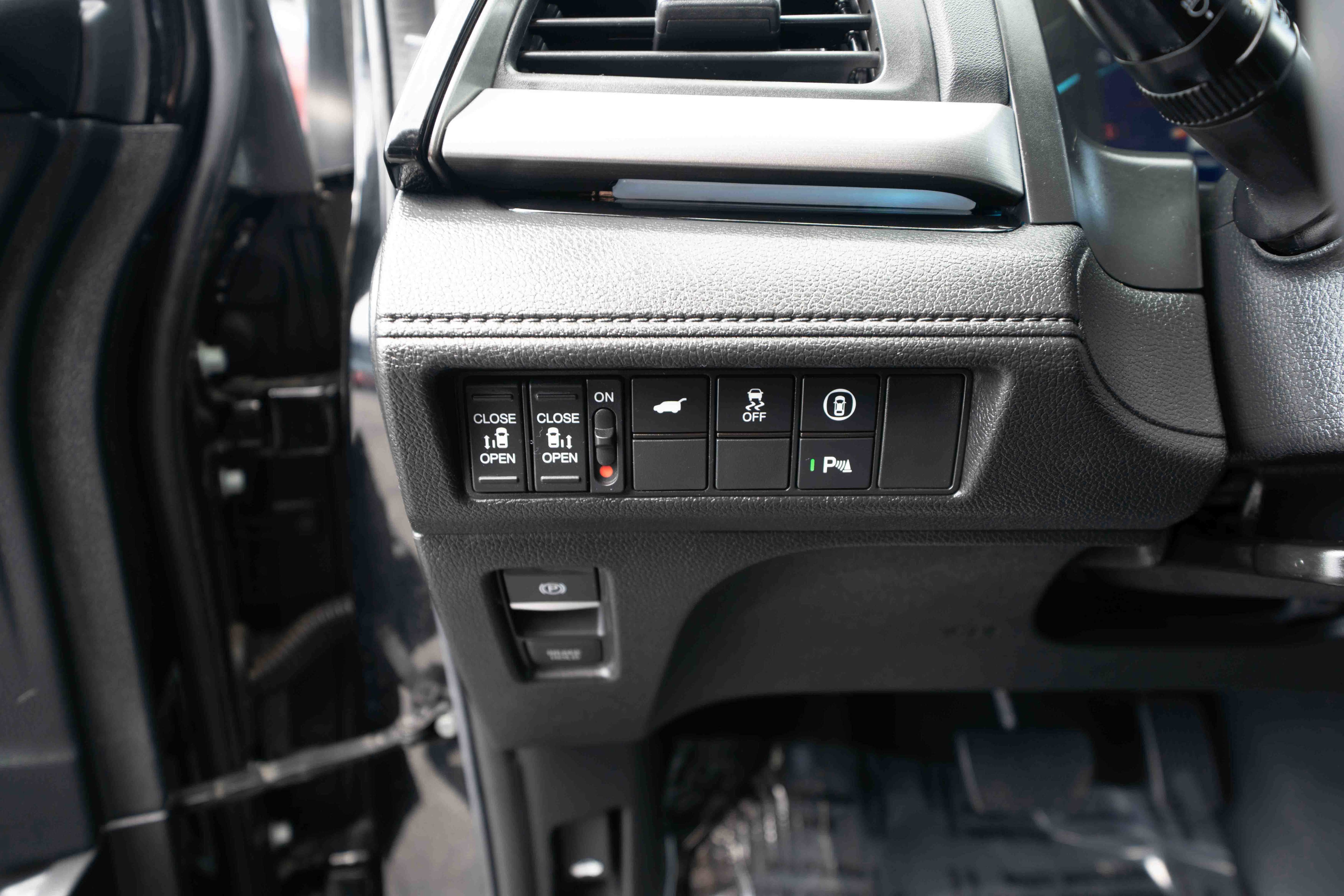Used 2023 Honda Odyssey Touring image 11